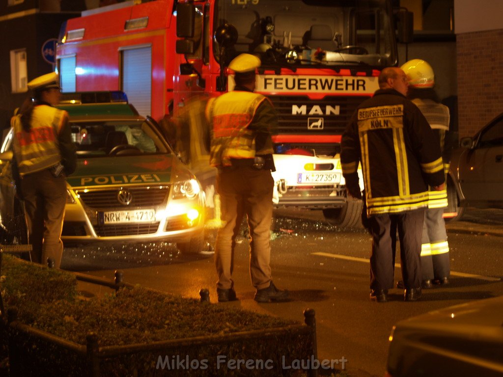 VU Einsatzfahrt Feuerwehr Polizei Koeln Muelheim Deutz Muelheimerstr  P17.JPG